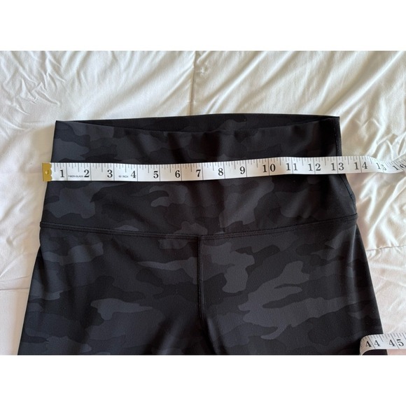 Lululemon Align Crop *21 "Heritage 365 Camo Deep Coal Multi Size 8 Black EUC - Picture 2 of 7